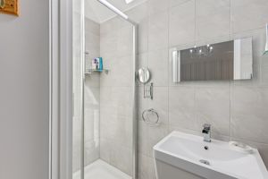 EN-SUITE- click for photo gallery